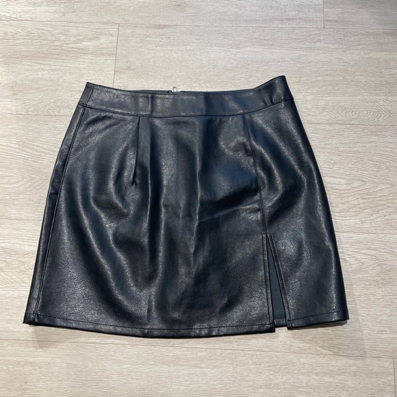 Princess Polly Dresses & Skirts - Princess Polly Black Leather Skirt